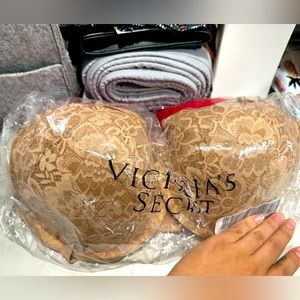 Victoria’s Secret bras size 36 triple D